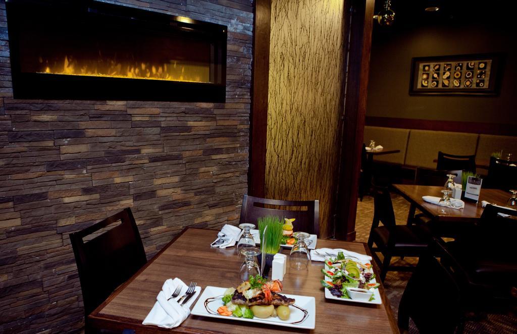 Ptarmigan Inn Hay River ภายนอก รูปภาพ