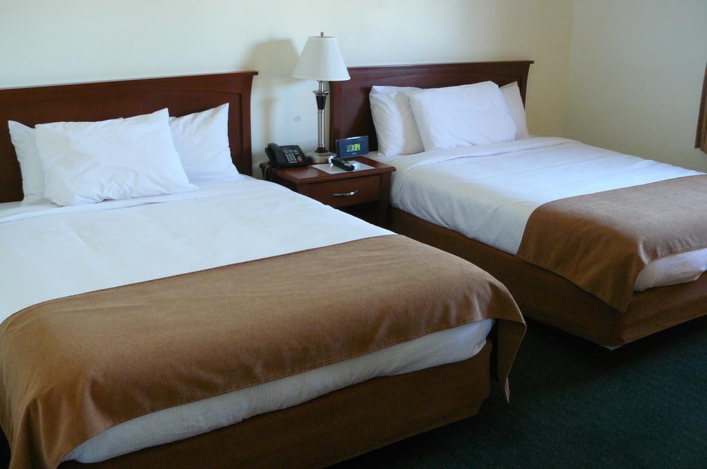 Ptarmigan Inn Hay River ห้อง รูปภาพ