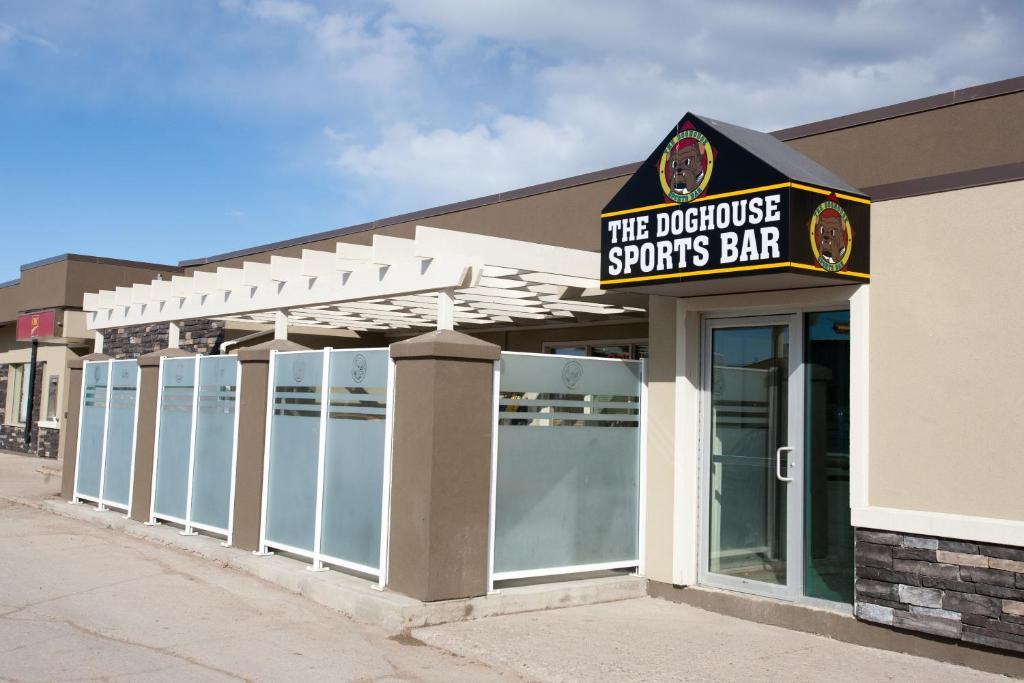 Ptarmigan Inn Hay River ภายนอก รูปภาพ